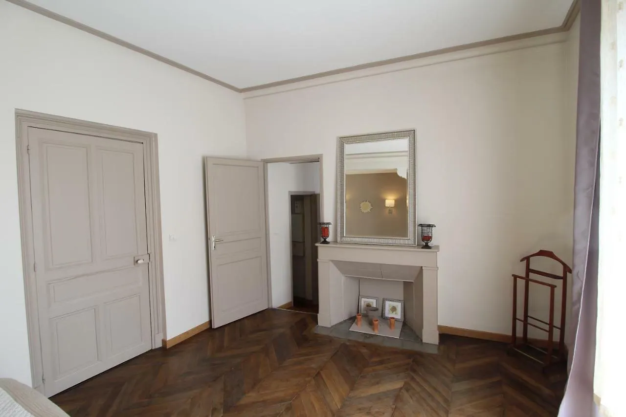 Wheel River Apartment L'Isle-sur-la-Sorgue France